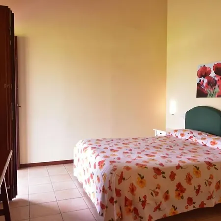 Apartment Sleeps 2 Pool Wifi *