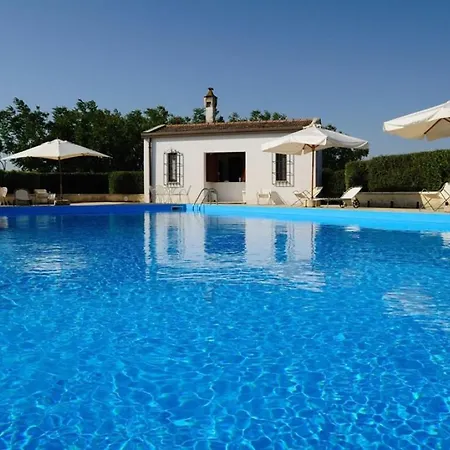 Sleeps 2 Pool Wifi
